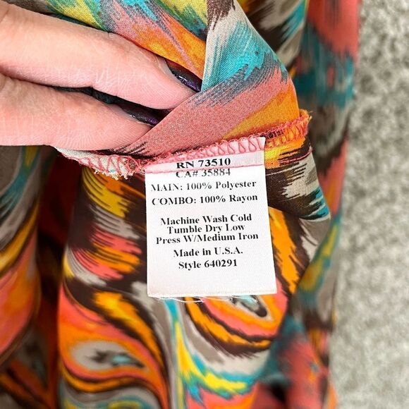 Ivy Jane Top Women’s Medium Floral and Aztec Patterned Pocket Wrap Blouse - Picture 9 of 9